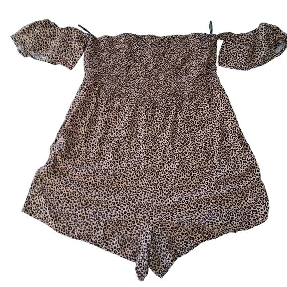 [B10] Forever 21 Cheetah Off Shoulder Romper, Size 1X - Picture 1 of 4